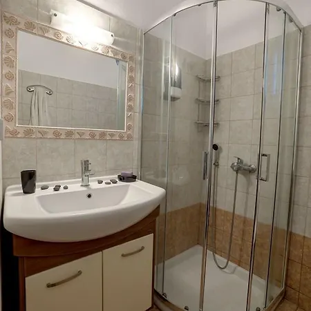 Adelphi * ペリッサ