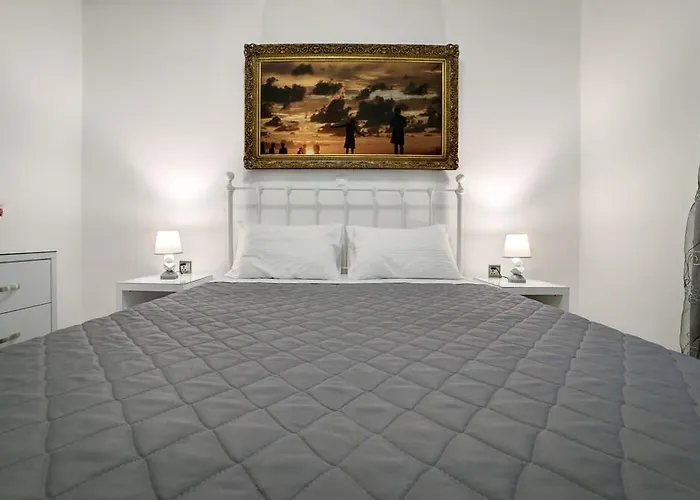 Adelphi Apartman Perísza