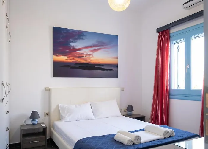 Adelphi Perissa (Santorini)