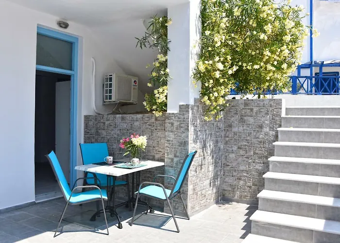 Adelphi Perissa (Santorini)