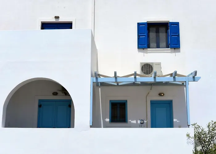 Adelphi Apartment Perissa (Santorini)