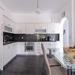 Adelphi Apartament *
