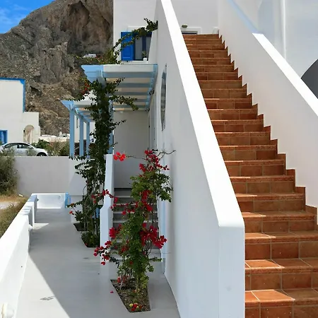 Adelphi * Perissa (Santorini)