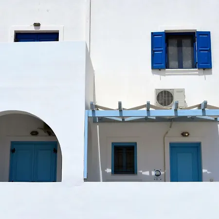 Adelphi Appartement Períssa